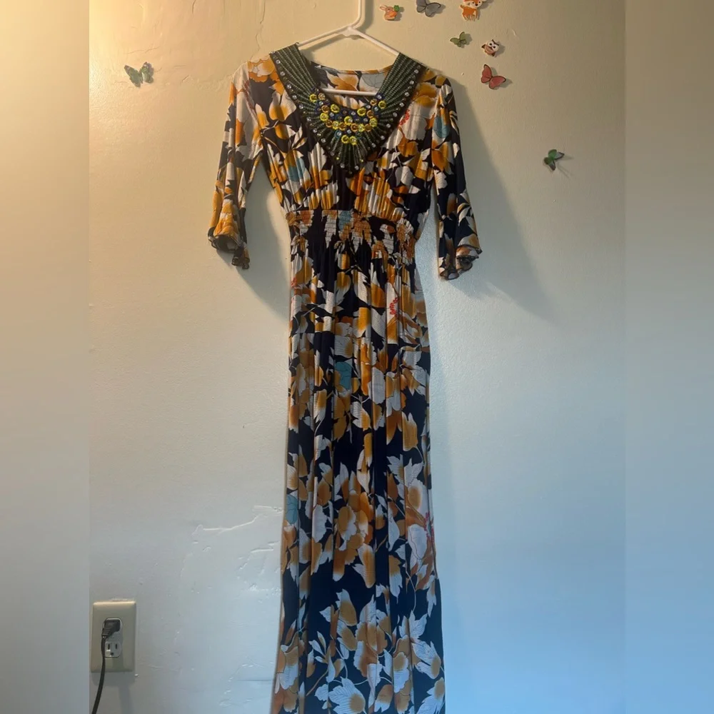 Dress - Picture 3 of 4